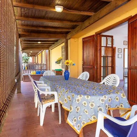 Casa Claudia Le Tonnare 펜션